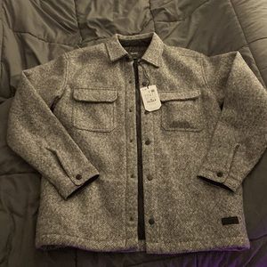 Pull&Bear Insulated Men’s Shirt Jacket. Light Grey w/ Black Lining. NWT.